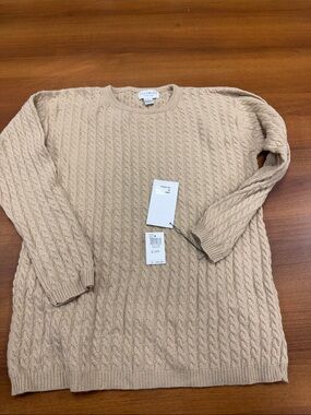 Sutton Cashmere Cable Knit Crewneck Sweater in Beige